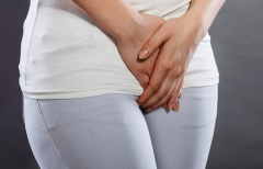  女生下面又痒又疼是怎么回事啊？